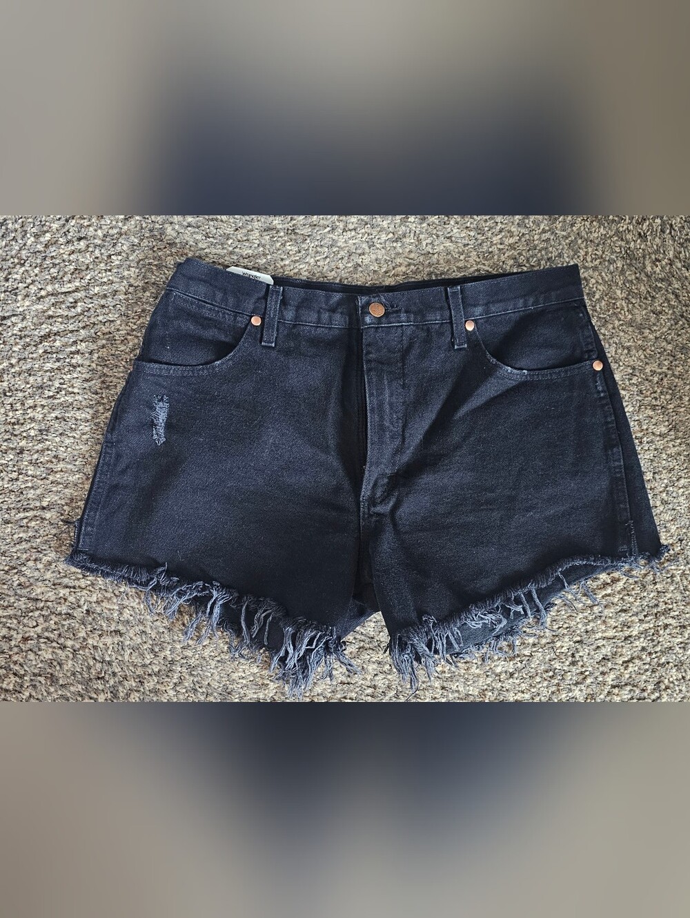 NWT WRANGLER Reworked Denim Raw Hem Distressed Shorts Black 31/12 100%  cotton